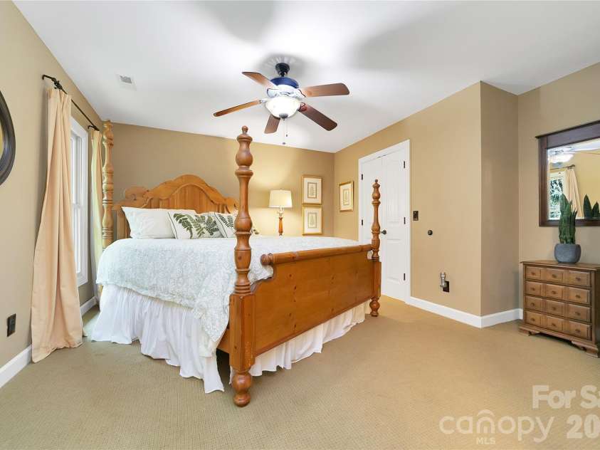 923 Ugugu Drive, Brevard, NC 28712.  MLS# CAR4307583, YatesRealty ID 10273. 