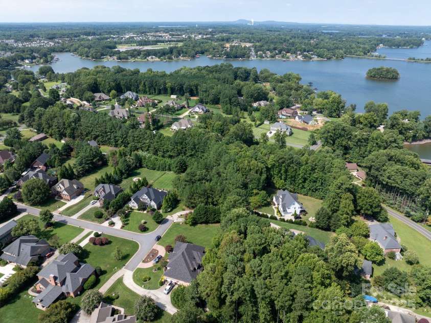 127 Palos Verde Road, Mooresville, NC 28117.  MLS# CAR4153547, YatesRealty ID 10274. 