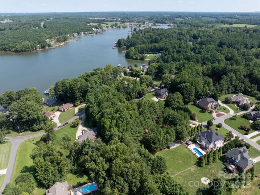 127 Palos Verde Road, Mooresville, NC 28117.  MLS# CAR4153547, YatesRealty ID 10274. 
