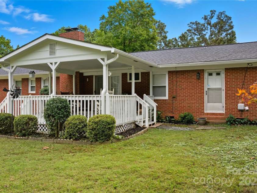 2101 Shady Lane, Monroe, NC 28110.  MLS# CAR4306238, YatesRealty ID 10274. 
