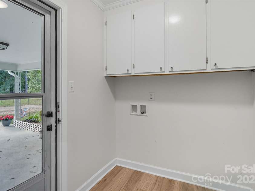 2101 Shady Lane, Monroe, NC 28110.  MLS# CAR4306238, YatesRealty ID 10274. LAUNDRY ROOM
