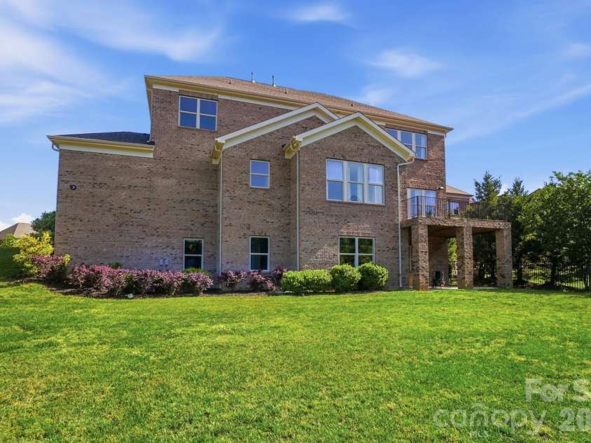 1105 Giacomo Drive, Waxhaw, NC 28173.  MLS# CAR4346410, YatesRealty ID 10275. Flat 0.6-acre lot provides the perfect starting point for your vision. 