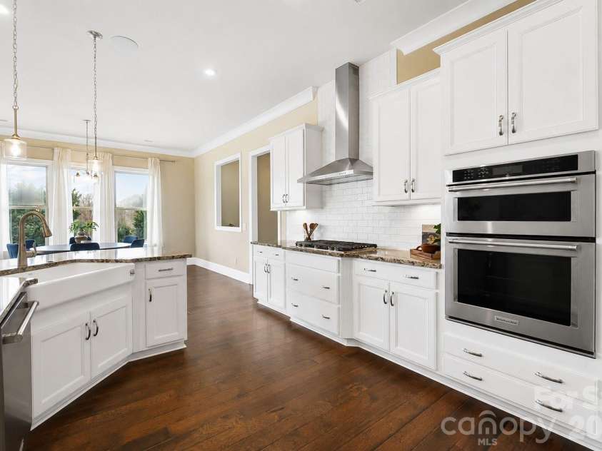 1105 Giacomo Drive, Waxhaw, NC 28173.  MLS# CAR4346410, YatesRealty ID 10275. Main Level