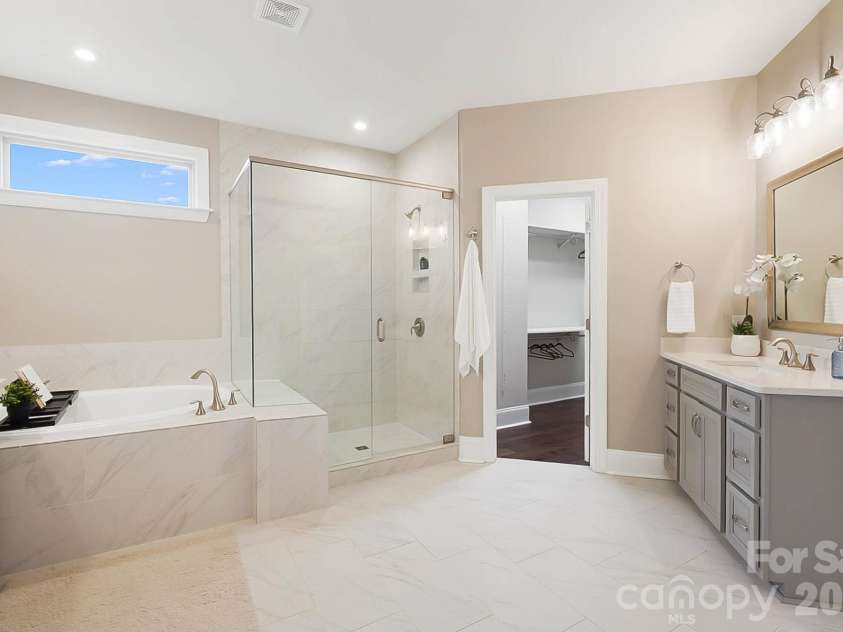1105 Giacomo Drive, Waxhaw, NC 28173.  MLS# CAR4346410, YatesRealty ID 10275. Upper Level 