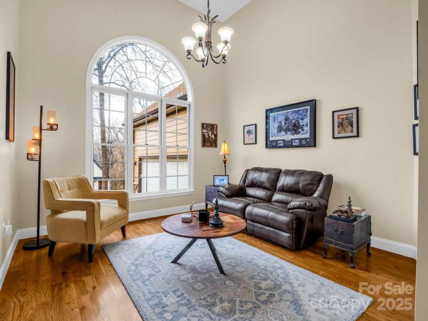 39 Rambling Creek, Tryon, NC 28782.  MLS# CAR4233554, YatesRealty ID 10275. Dining Area