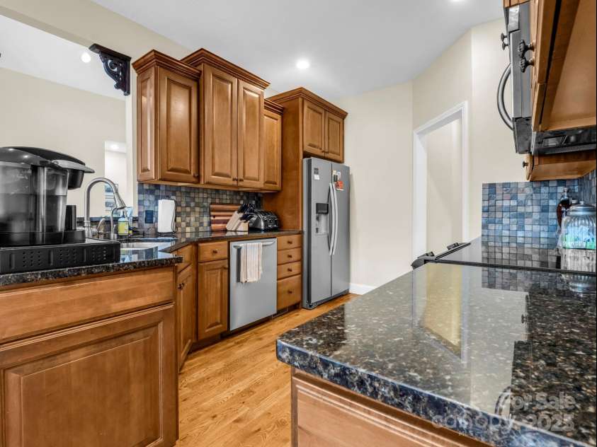 39 Rambling Creek, Tryon, NC 28782.  MLS# CAR4233554, YatesRealty ID 10275. Kitchen