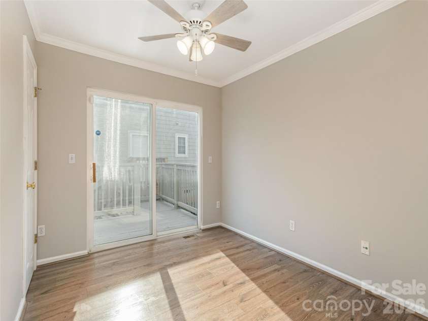 10 Aberdeen Drive, Arden, NC 28704.  MLS# CAR4344820, YatesRealty ID 10276. LL Bonus room with direct access to deck
