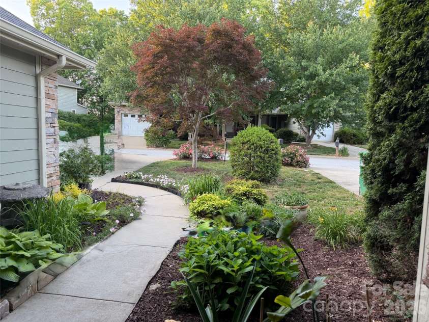 10 Aberdeen Drive, Arden, NC 28704.  MLS# CAR4344820, YatesRealty ID 10276. You might be the envy of the neighborhood