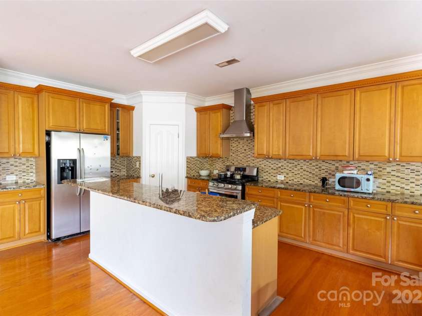 4036 Sawmill Trace Drive, Charlotte, NC 28213.  MLS# CAR4234573, YatesRealty ID 10276. 