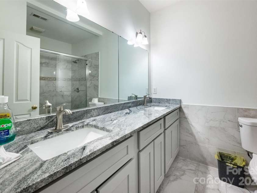 4036 Sawmill Trace Drive, Charlotte, NC 28213.  MLS# CAR4234573, YatesRealty ID 10276. 