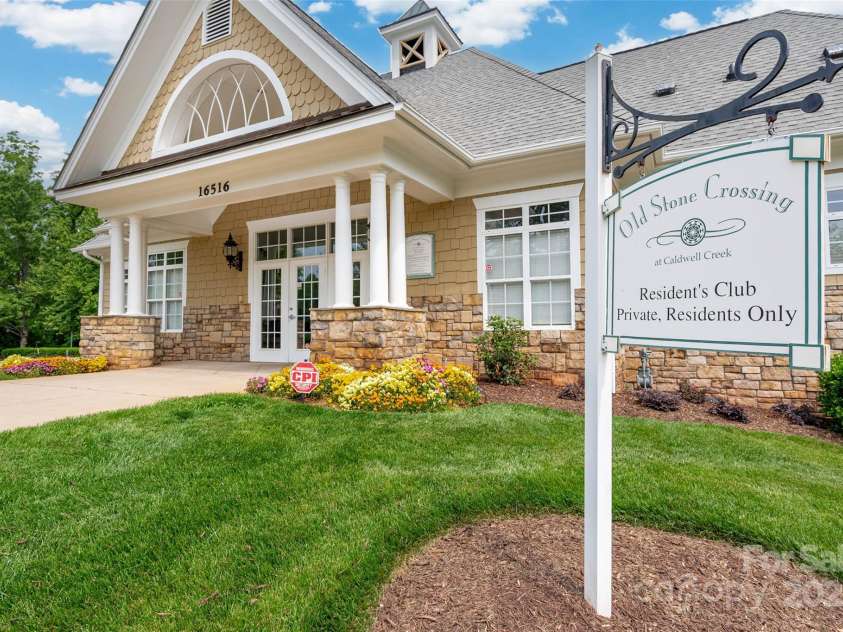 4036 Sawmill Trace Drive, Charlotte, NC 28213.  MLS# CAR4234573, YatesRealty ID 10276. 