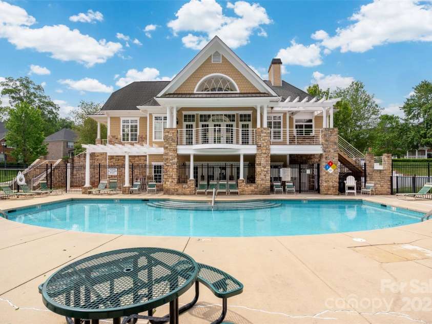 4036 Sawmill Trace Drive, Charlotte, NC 28213.  MLS# CAR4234573, YatesRealty ID 10276. 