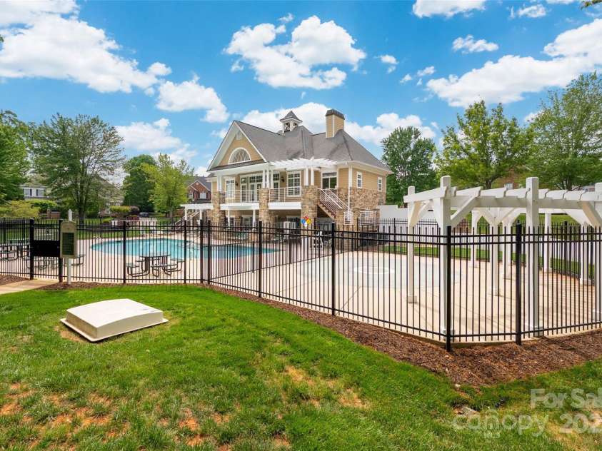 4036 Sawmill Trace Drive, Charlotte, NC 28213.  MLS# CAR4234573, YatesRealty ID 10276. 