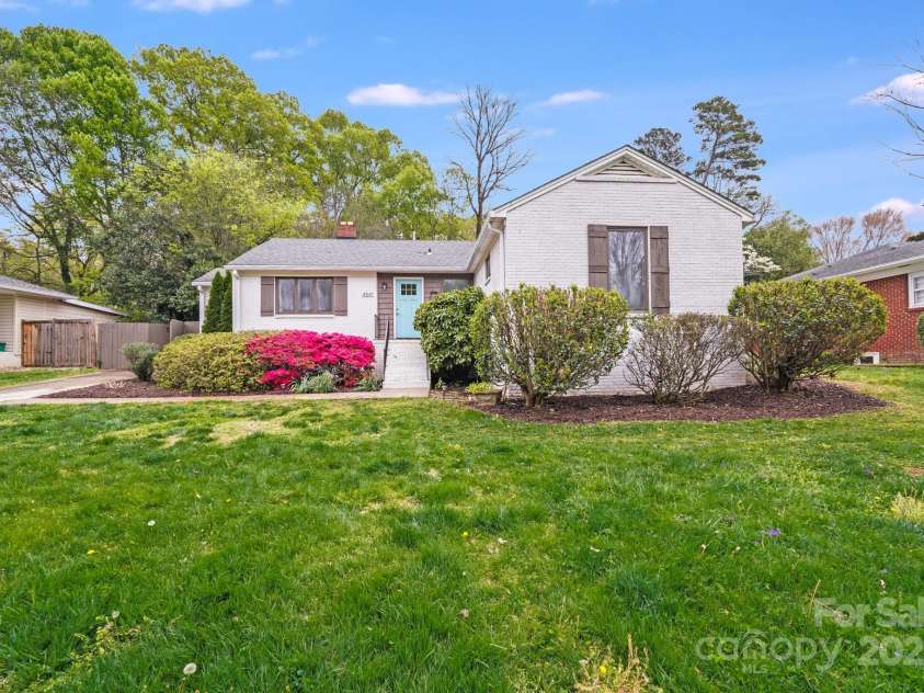4541 Bradbury Drive, Charlotte, NC 28209.  MLS# CAR4243000, YatesRealty ID 10277. 
