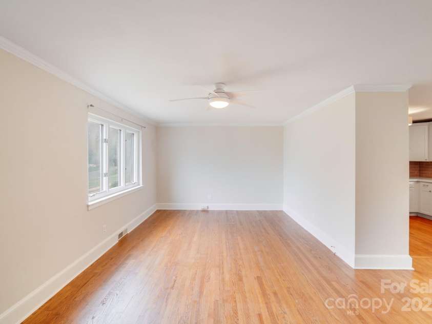 4541 Bradbury Drive, Charlotte, NC 28209.  MLS# CAR4243000, YatesRealty ID 10277. 