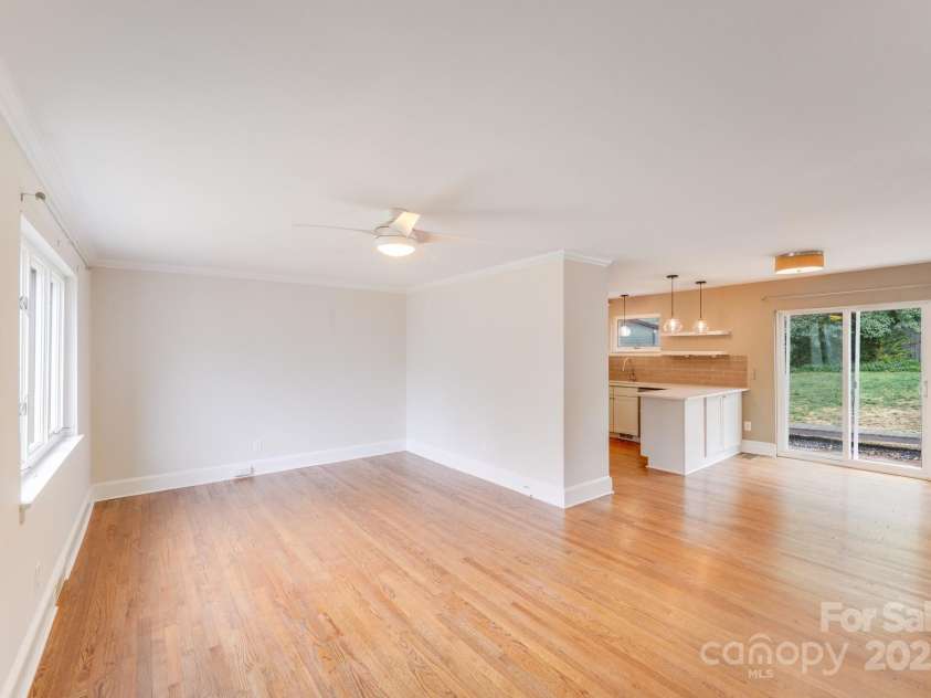 4541 Bradbury Drive, Charlotte, NC 28209.  MLS# CAR4243000, YatesRealty ID 10277. 