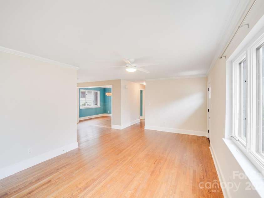 4541 Bradbury Drive, Charlotte, NC 28209.  MLS# CAR4243000, YatesRealty ID 10277. 