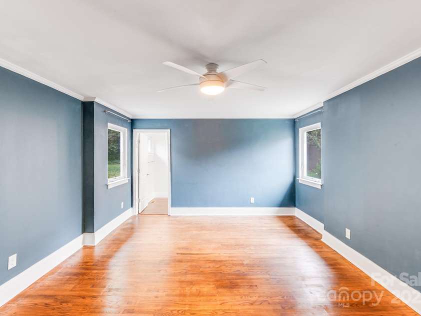 4541 Bradbury Drive, Charlotte, NC 28209.  MLS# CAR4243000, YatesRealty ID 10277. 