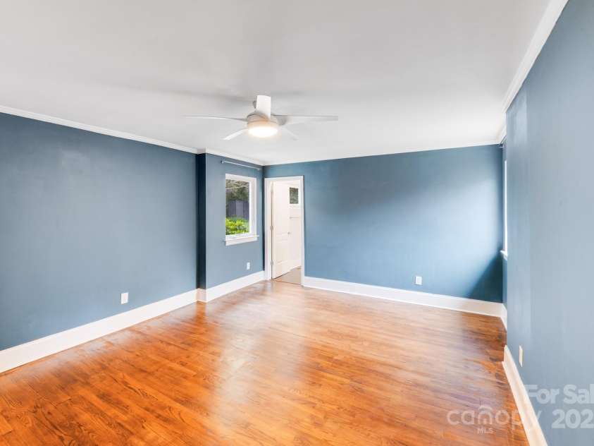 4541 Bradbury Drive, Charlotte, NC 28209.  MLS# CAR4243000, YatesRealty ID 10277. 