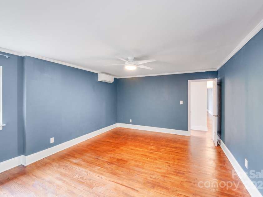 4541 Bradbury Drive, Charlotte, NC 28209.  MLS# CAR4243000, YatesRealty ID 10277. 