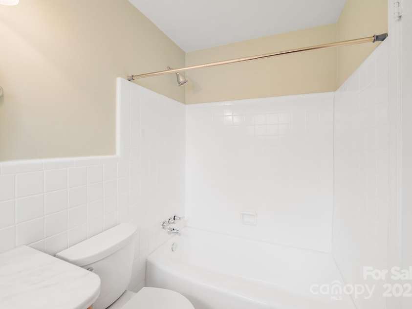 4541 Bradbury Drive, Charlotte, NC 28209.  MLS# CAR4243000, YatesRealty ID 10277. 