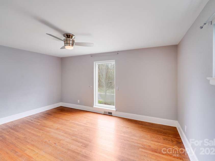 4541 Bradbury Drive, Charlotte, NC 28209.  MLS# CAR4243000, YatesRealty ID 10277. 