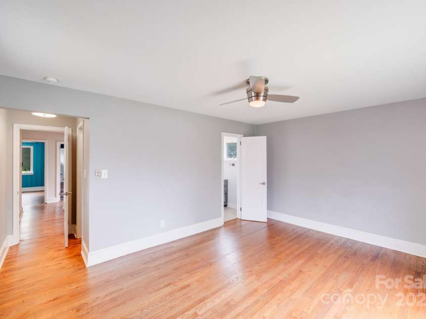 4541 Bradbury Drive, Charlotte, NC 28209.  MLS# CAR4243000, YatesRealty ID 10277. 