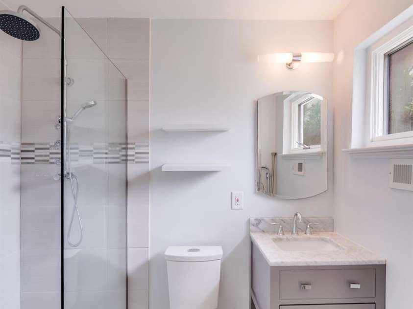 4541 Bradbury Drive, Charlotte, NC 28209.  MLS# CAR4243000, YatesRealty ID 10277. 