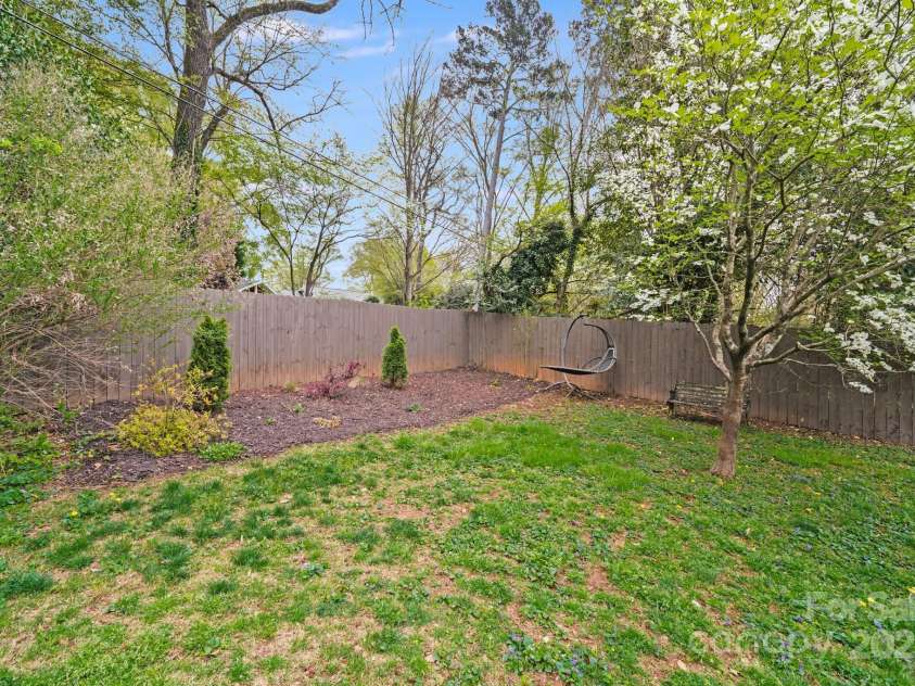 4541 Bradbury Drive, Charlotte, NC 28209.  MLS# CAR4243000, YatesRealty ID 10277. 