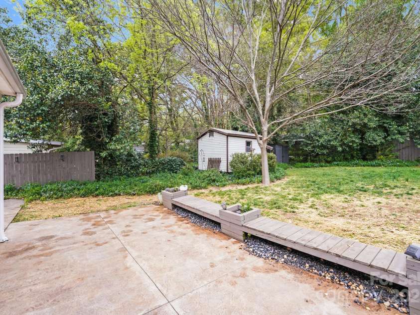 4541 Bradbury Drive, Charlotte, NC 28209.  MLS# CAR4243000, YatesRealty ID 10277. 