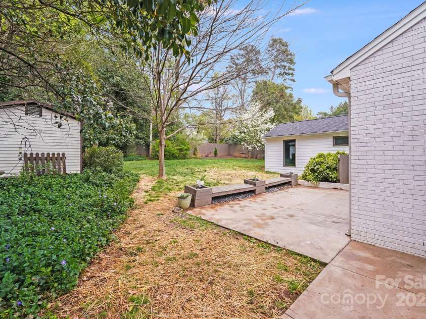 4541 Bradbury Drive, Charlotte, NC 28209.  MLS# CAR4243000, YatesRealty ID 10277. 