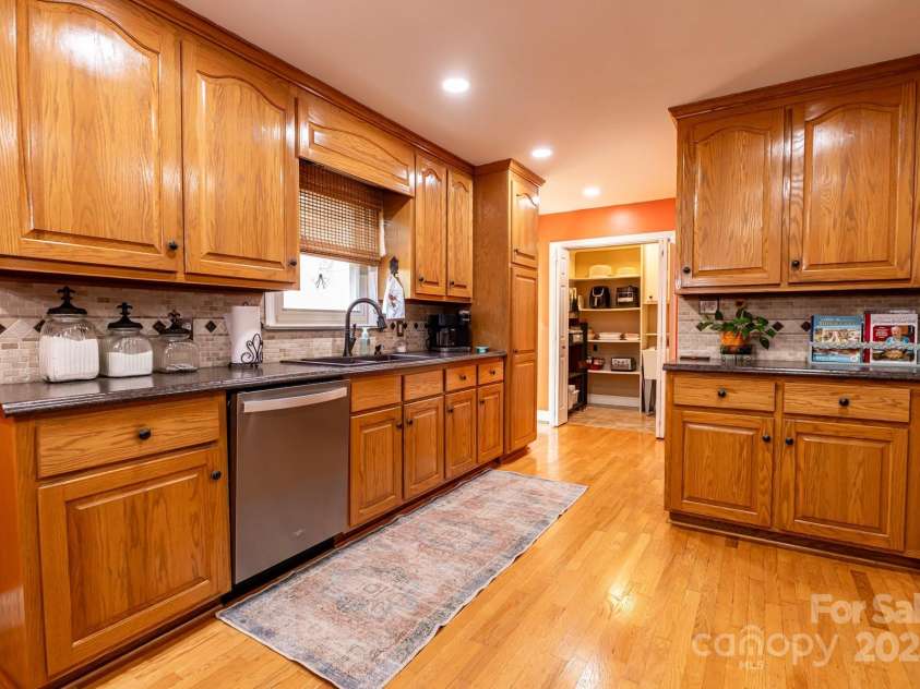 3310 46th Avenue, Hickory, NC 28601.  MLS# CAR4253914, YatesRealty ID 10279. 