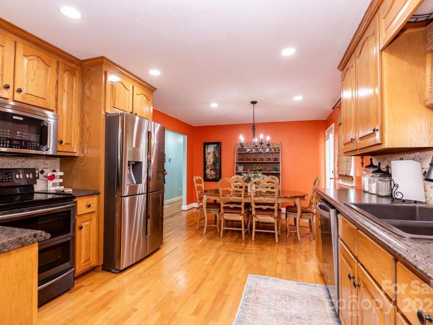 3310 46th Avenue, Hickory, NC 28601.  MLS# CAR4253914, YatesRealty ID 10279. 