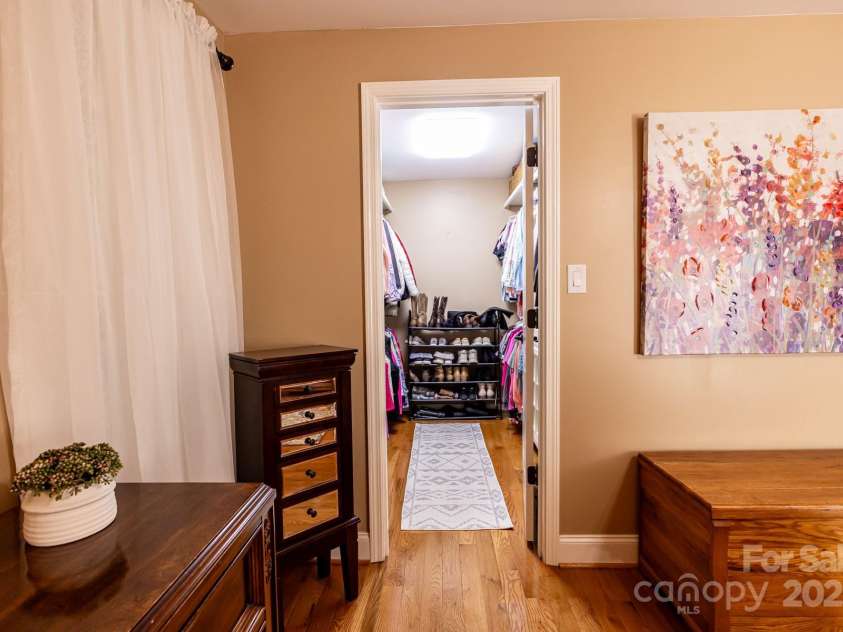 3310 46th Avenue, Hickory, NC 28601.  MLS# CAR4253914, YatesRealty ID 10279. 