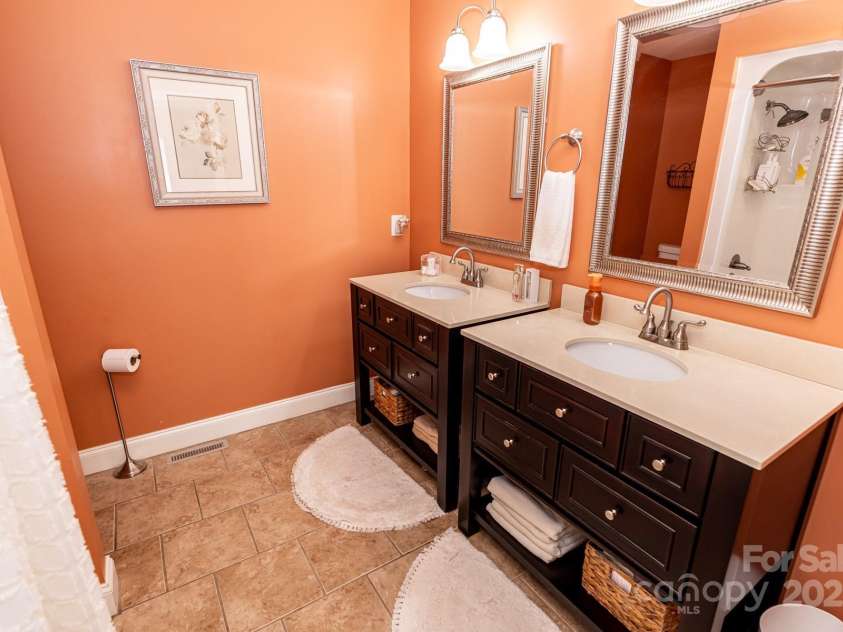 3310 46th Avenue, Hickory, NC 28601.  MLS# CAR4253914, YatesRealty ID 10279. 