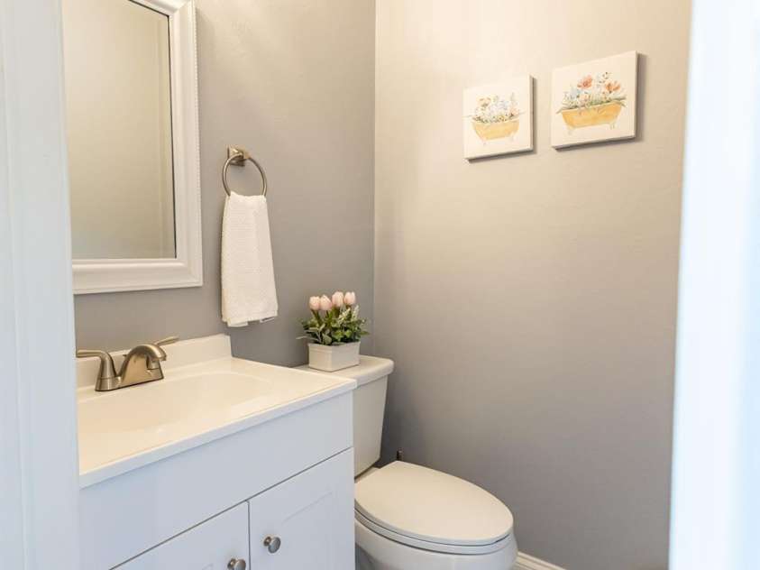 3310 46th Avenue, Hickory, NC 28601.  MLS# CAR4253914, YatesRealty ID 10279. 