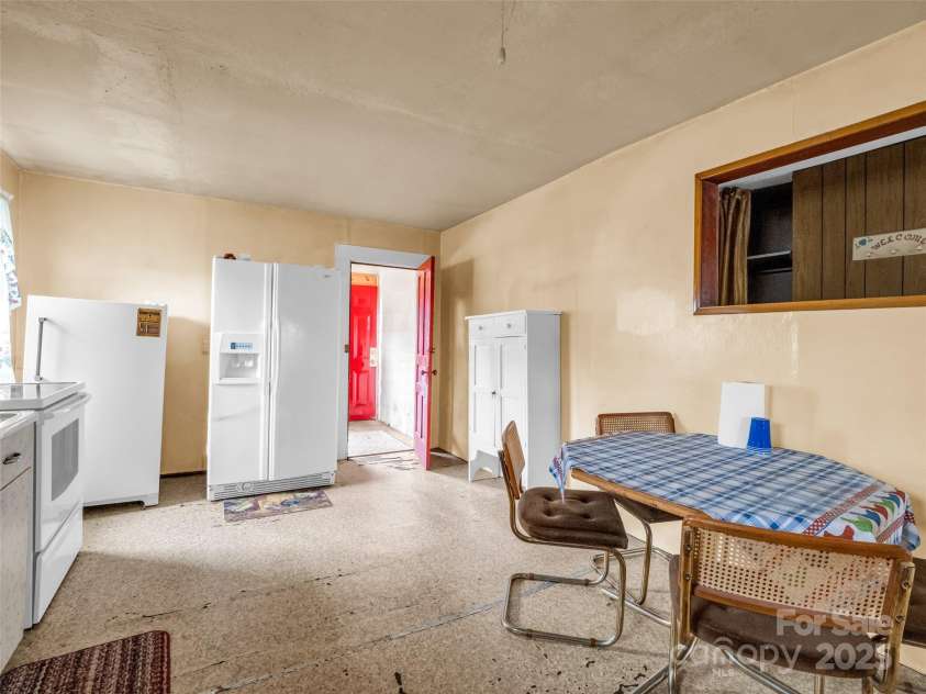 120 Maple Ridge Road, Candler, NC 28715.  MLS# CAR4327702, YatesRealty ID 1028. 