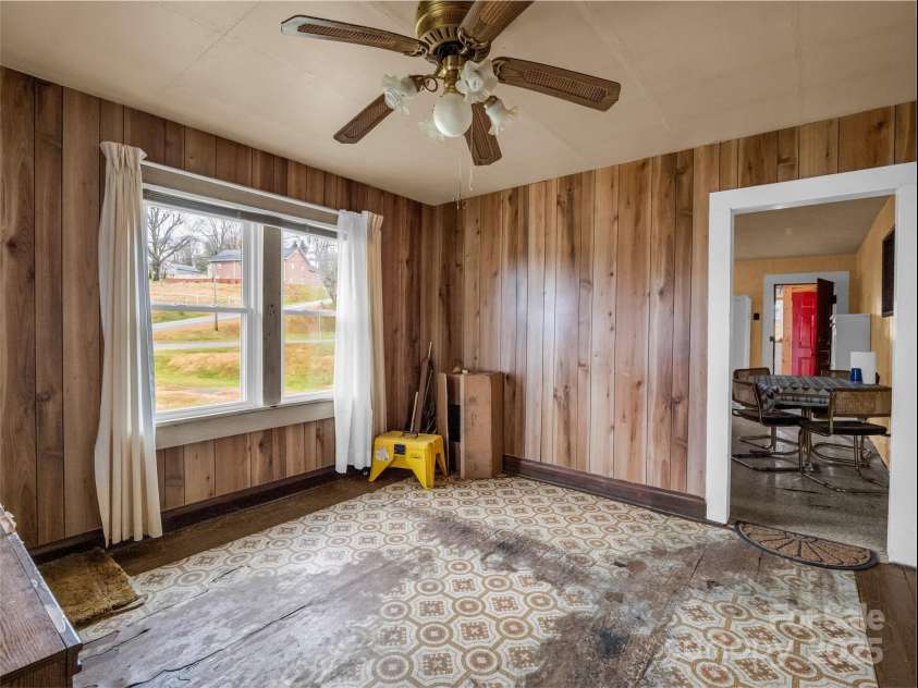 120 Maple Ridge Road, Candler, NC 28715.  MLS# CAR4327702, YatesRealty ID 1028. 