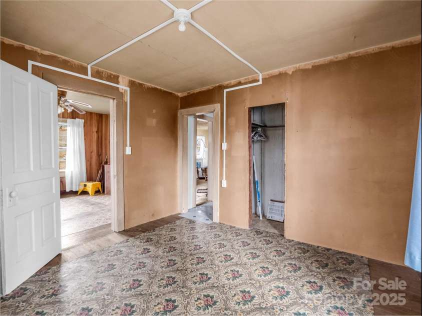 120 Maple Ridge Road, Candler, NC 28715.  MLS# CAR4327702, YatesRealty ID 1028. 