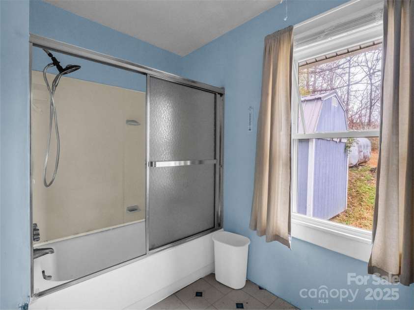 120 Maple Ridge Road, Candler, NC 28715.  MLS# CAR4327702, YatesRealty ID 1028. 