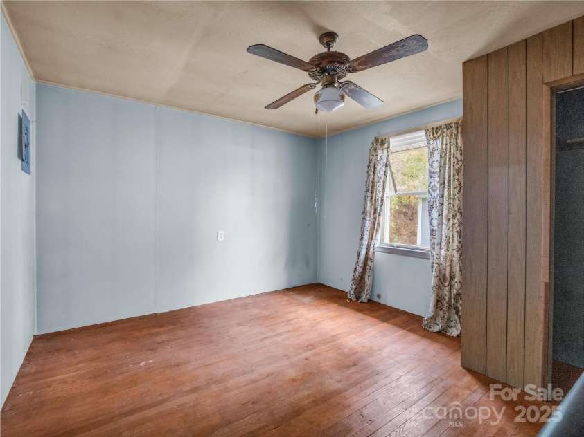 120 Maple Ridge Road, Candler, NC 28715.  MLS# CAR4327702, YatesRealty ID 1028. 