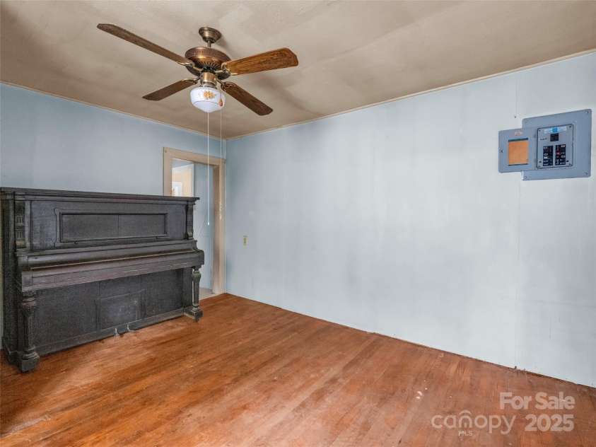 120 Maple Ridge Road, Candler, NC 28715.  MLS# CAR4327702, YatesRealty ID 1028. 