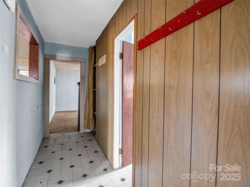 120 Maple Ridge Road, Candler, NC 28715.  MLS# CAR4327702, YatesRealty ID 1028. 