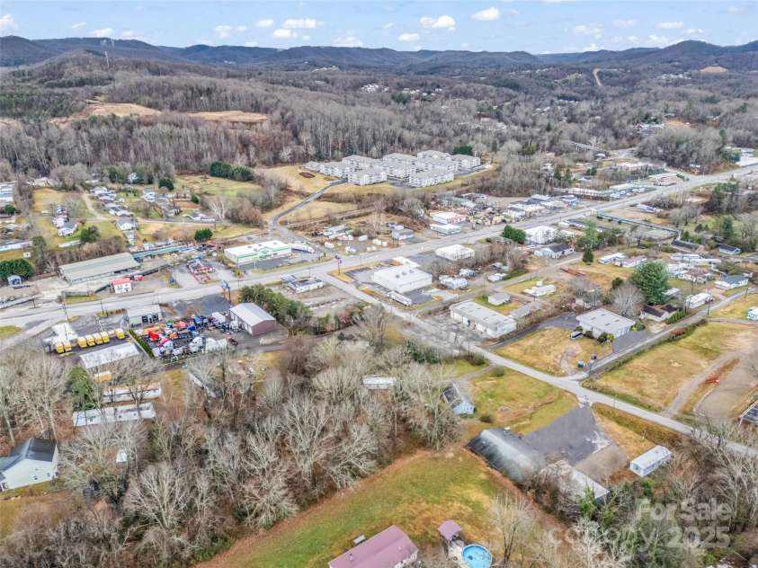 120 Maple Ridge Road, Candler, NC 28715.  MLS# CAR4327702, YatesRealty ID 1028. 