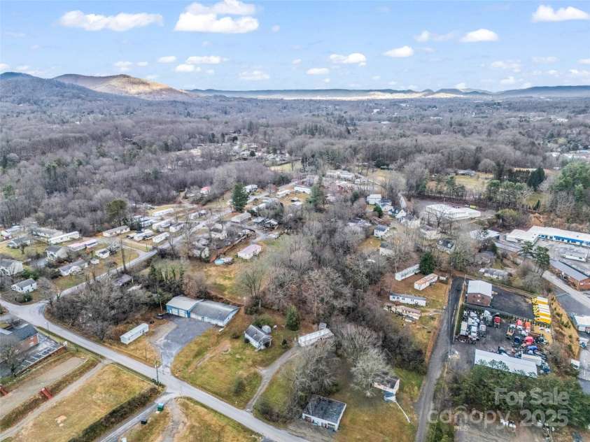 120 Maple Ridge Road, Candler, NC 28715.  MLS# CAR4327702, YatesRealty ID 1028. 