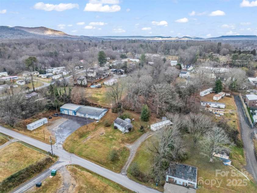 120 Maple Ridge Road, Candler, NC 28715.  MLS# CAR4327702, YatesRealty ID 1028. 