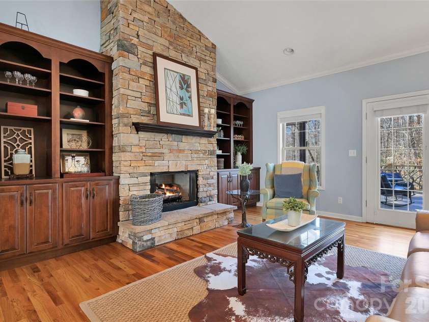 180 Notlvsi Court, Brevard, NC 28712.  MLS# CAR4357315, YatesRealty ID 10280. 