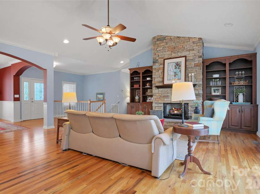 180 Notlvsi Court, Brevard, NC 28712.  MLS# CAR4357315, YatesRealty ID 10280. 