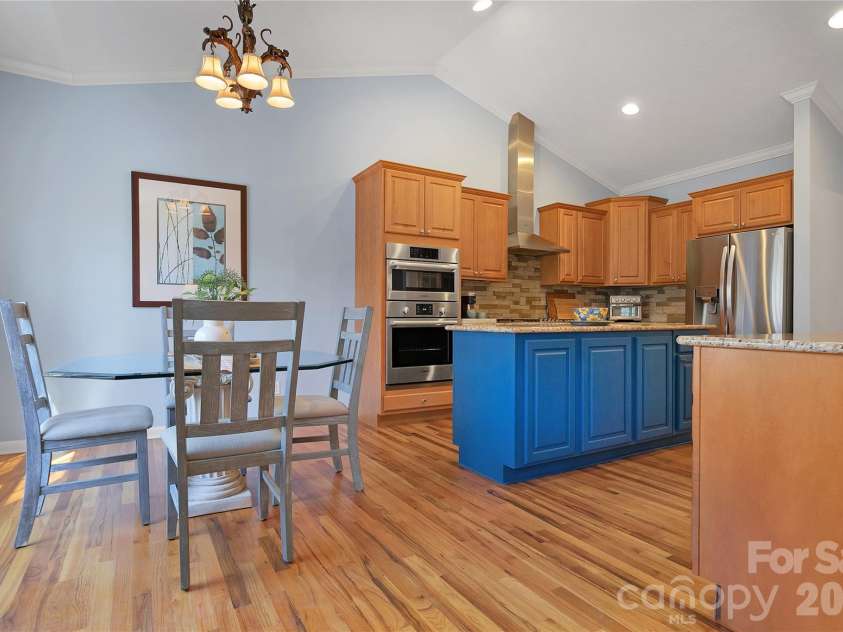 180 Notlvsi Court, Brevard, NC 28712.  MLS# CAR4357315, YatesRealty ID 10280. 