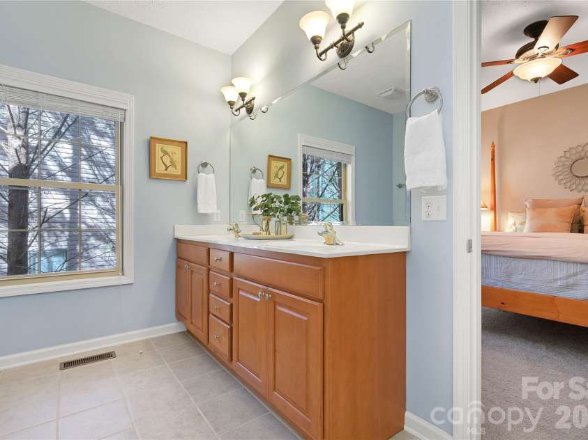 180 Notlvsi Court, Brevard, NC 28712.  MLS# CAR4357315, YatesRealty ID 10280. 